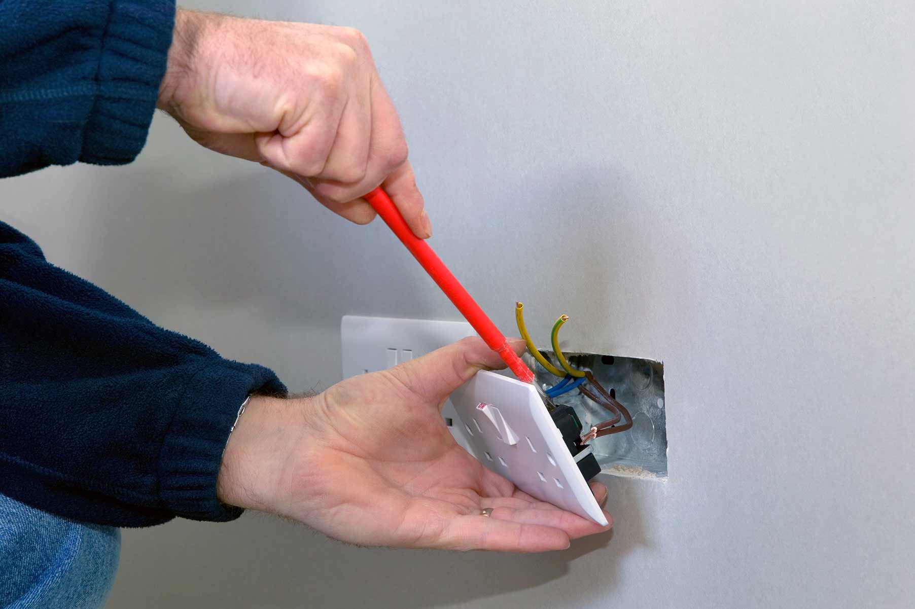 Our electricians can install plug sockets for domestic and commercial proeprties in Peckham and the local area. 
